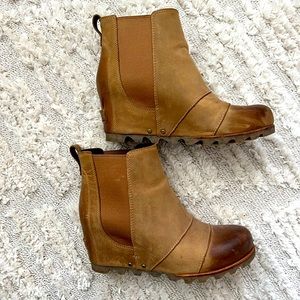 Sorel Joan Of Arctic Wedge II Chelsea Ankle Boots 8.5